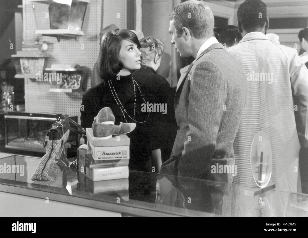 Natalie Wood und Steve McQueen, "Liebe mit der richtigen Fremden' 1963 Datei Referenz # 31316 346 THA Stockfoto
