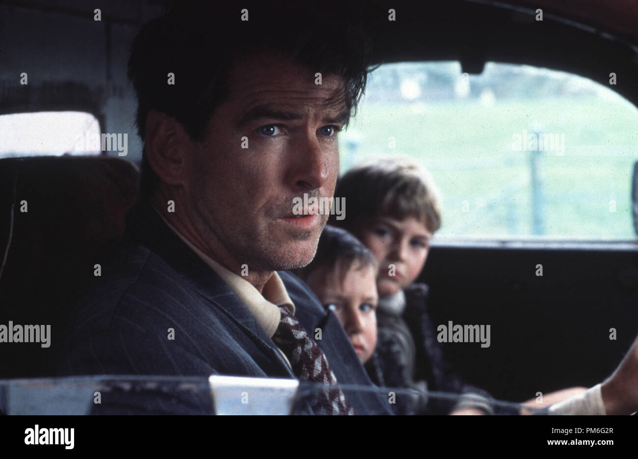 Film Still / Werbung immer noch von "Evelyn" Pierce Brosnan © 2002 United Artists Foto: Jonathan Hession Stockfoto