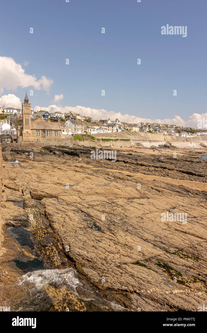 Porthleven Strand an der Lizard Halbinsel, Cornwall, England. Stockfoto