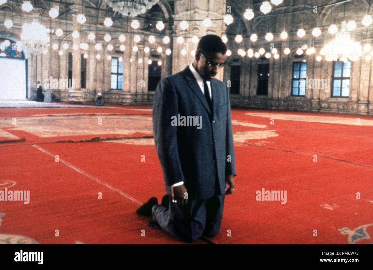Film noch von 'Malcolm X'Denzel Washington © 1992 Warner Bros. Stockfoto