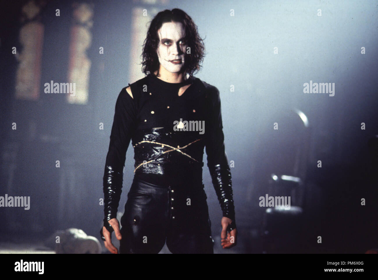 Szenenfoto aus "Die Krähe" Brandon Lee © 1994 Miramax Foto: Robert Zuckerman Datei Referenz # 31129096 THA nur für redaktionelle Verwendung - Alle Rechte vorbehalten Stockfoto