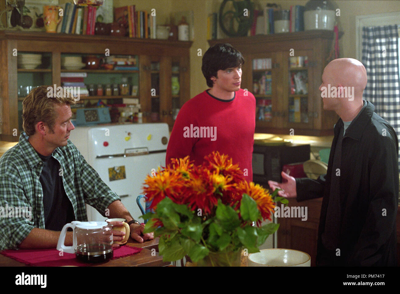 Film Still / Werbung immer noch von der mallville' (Episode: X-Ray) Johannes Schneider, Tom Welling, Michael Rosenbaum 2001 Photo Credit: David Gray Datei Referenz # 30847313 THA nur für redaktionelle Verwendung - Alle Rechte vorbehalten Stockfoto