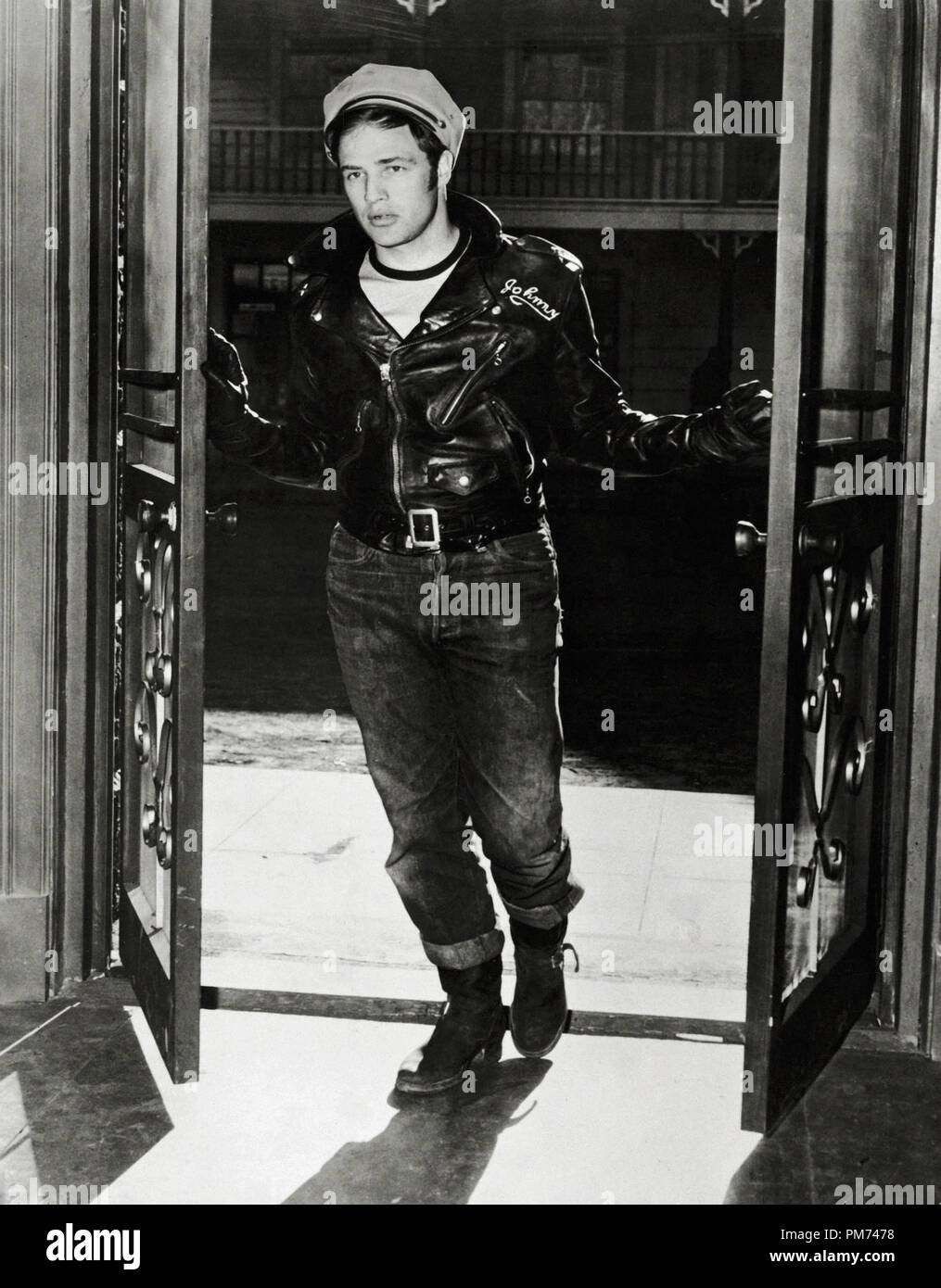 Marlon Brando, "Der Wilde" 1953 Columbia Datei Referenz # 30928 042 THA Stockfoto
