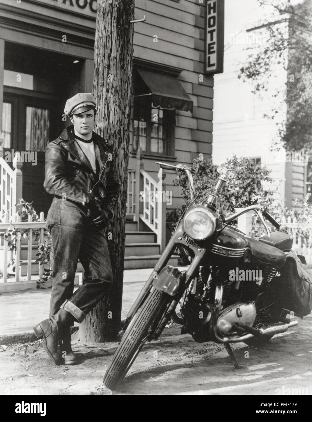 Marlon Brando, "Der Wilde" 1953 Columbia Datei Referenz # 30928 043 THA Stockfoto