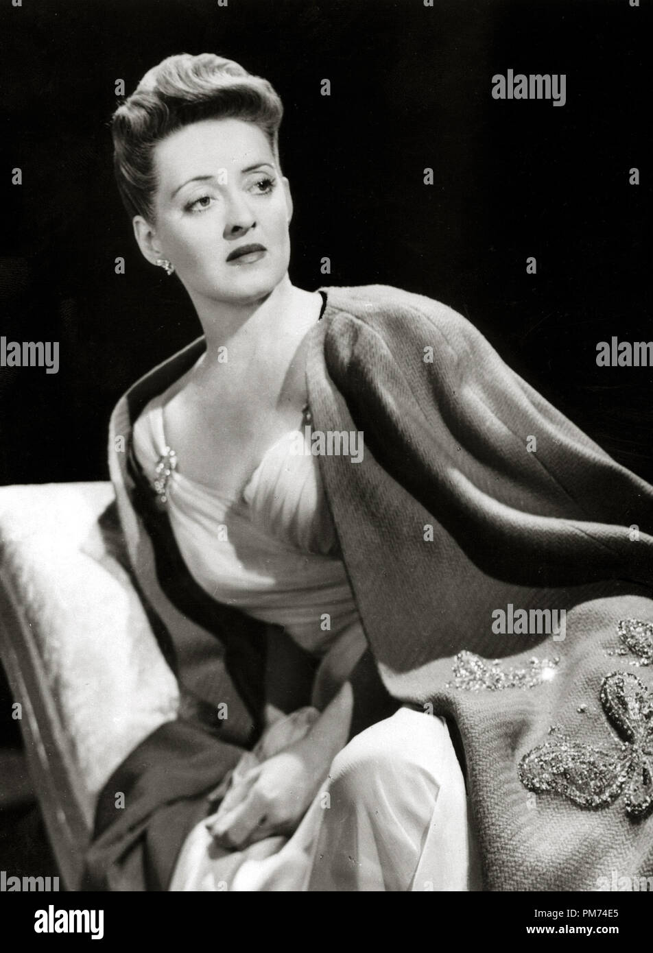 Bette Davis, "Jetzt Voyager' 1942 Warner Datei Referenz # 30928 110 THA Stockfoto