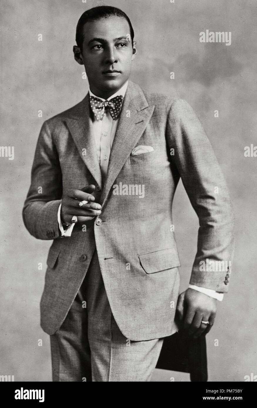 Rudolph Valentino, circa 1921. Datei Referenz # 30928 480 THA Stockfoto