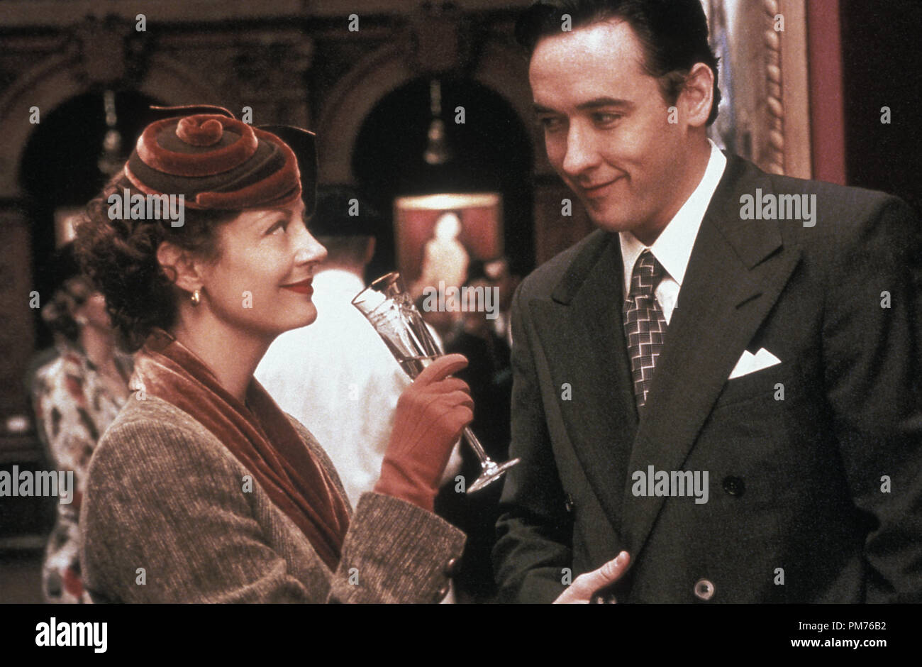 Film Still / Werbung immer noch von "Cradle Will Rock" Susan Sarandon, John Cusack © 1999 Touchstone Foto: Demmie Todd Datei Referenz # 30973202 THA nur für redaktionelle Verwendung - Alle Rechte vorbehalten Stockfoto