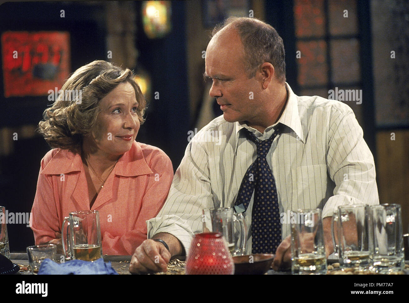 Studio Werbung immer noch von "Die 70er Show" Debra Jo Rupp, Kurtwood Smith Foto: Ron Tom Datei Referenz # 30973879 THA nur für redaktionelle Verwendung - Alle Rechte vorbehalten Stockfoto