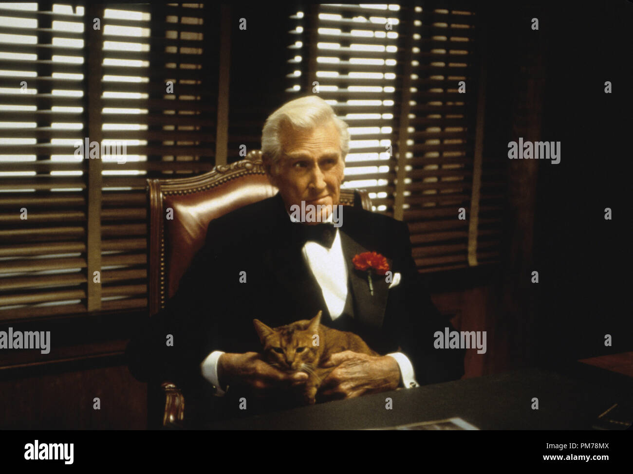 Szenenfoto aus "Jane Austens Mafia!" Lloyd Bridges © 1998 Touchstone Pictures Photo Credit: Melinda Sue Gordon Datei Referenz # 30996440 THA nur für redaktionelle Verwendung - Alle Rechte vorbehalten Stockfoto