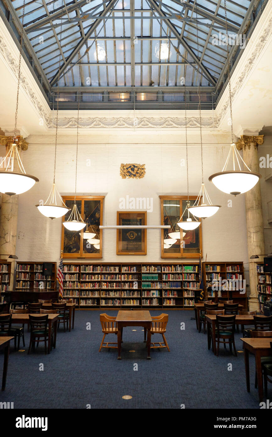 Die Innenansicht des Lesesaal und Bibliothek der Allgemeinen Gesellschaft der Mechanik & Handwerker der Stadt New York. New York City, USA. Stockfoto