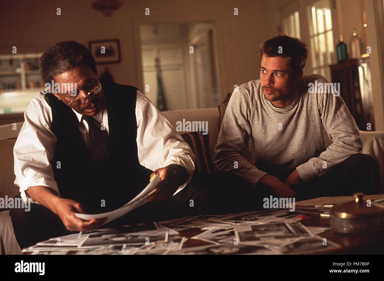 Film noch von selbst "Morgan Freeman, Brad Pitt © 1995 New Line Cinema Foto: Peter Sorel Datei Referenz # 31043111 THA nur für redaktionelle Verwendung - Alle Rechte vorbehalten Stockfoto