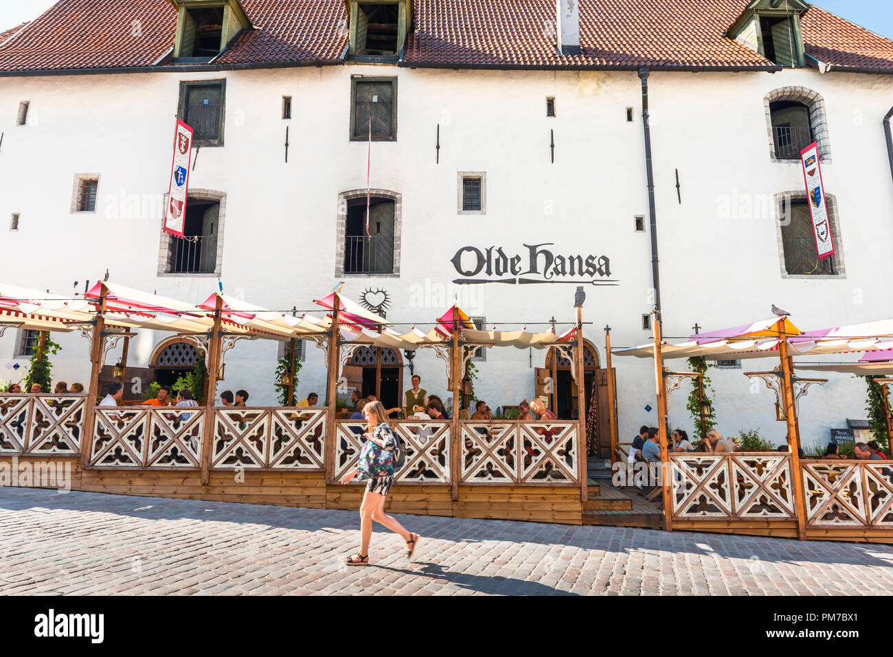 Tallinn Restaurant, mit Blick auf die berühmten Olde Hansa Restaurant Taverne in der Mitte der Altstadt von Tallinn, Estland. Stockfoto
