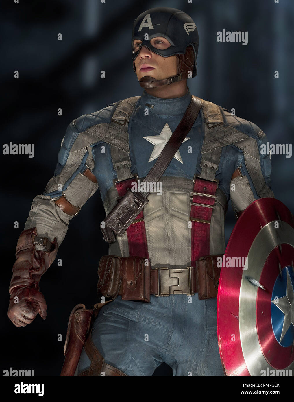 Wie Alt Ist Captain America Chris Evans ist Captain America in Captain America: DER ERSTE RÄCHER