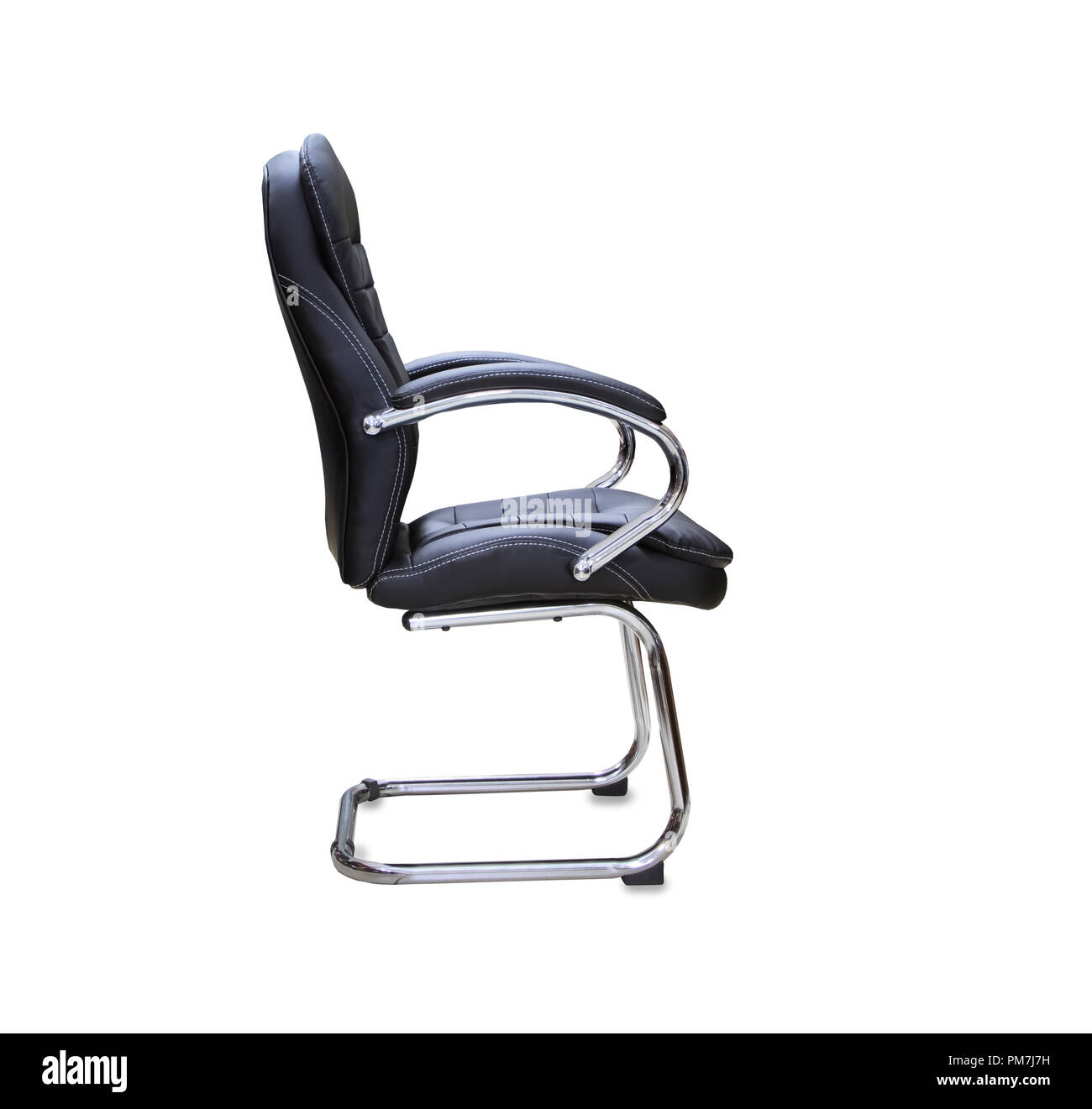 Profil anzeigen von Office Stuhl aus schwarzem Leder. Isoliert Stockfoto
