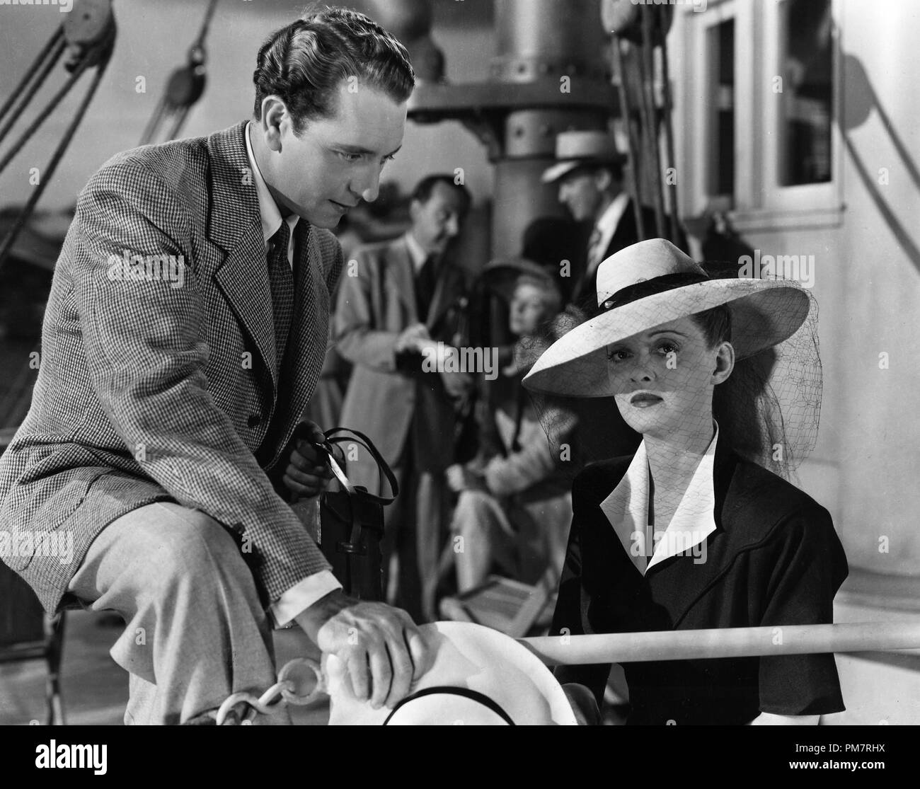 Studio Publicity still: „Now, Voyager“ Paul Henried, Bette Davis 1942 Warner File Reference # 31386 1299THA Stockfoto