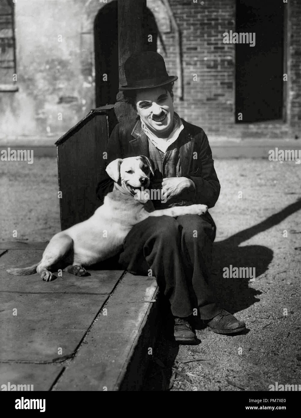 Charles Chaplin, "A Dog's Life' 1918 Datei Referenz # 31537 693 Stockfoto