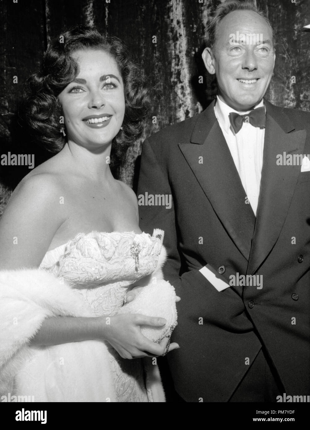 (Archival Classic Cinema - Elizabeth Taylor Retrospektive) Elizabeth Taylor und Michael Wilding, ca. 1953 File Reference # 31559 030THA Stockfoto