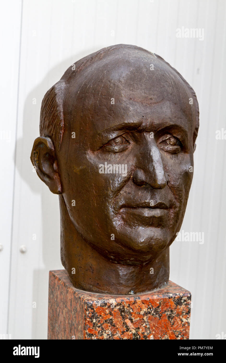 Büste von Todor Schiwkow (1987) von Todor Schiwkow im Museum der Sozialistischen Kunst outdoor Sculpture Garden, Sofia, Bulgarien. Stockfoto