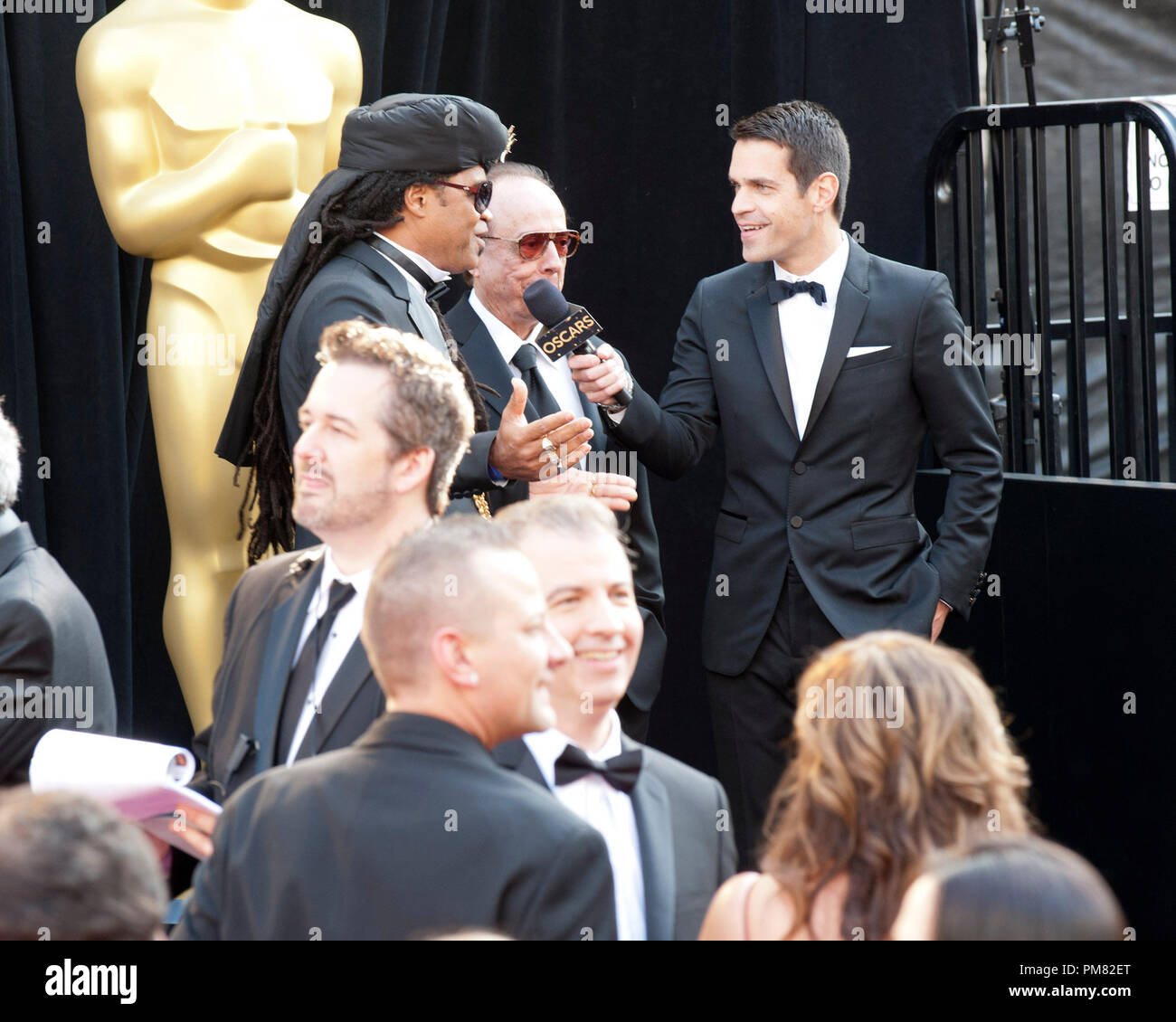 Carlinhos Brown, Oscar-nominierten für die Errungenschaft in der Musik geschrieben für bewegte Bilder (Original Song), kommt für die 84. jährlichen Academy Awards aus Hollywood, CA Februar 26, 2012. Stockfoto