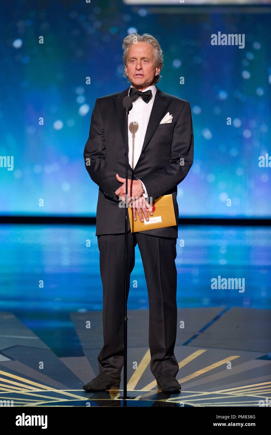 Michael Douglas präsentiert während der Live ABC Television Network auf der 84. jährlichen Academy Awards von Hollywood und Highland Center, in Hollywood, CA, Sonntag, 26 Februar, 2012 ausgestrahlt. Stockfoto