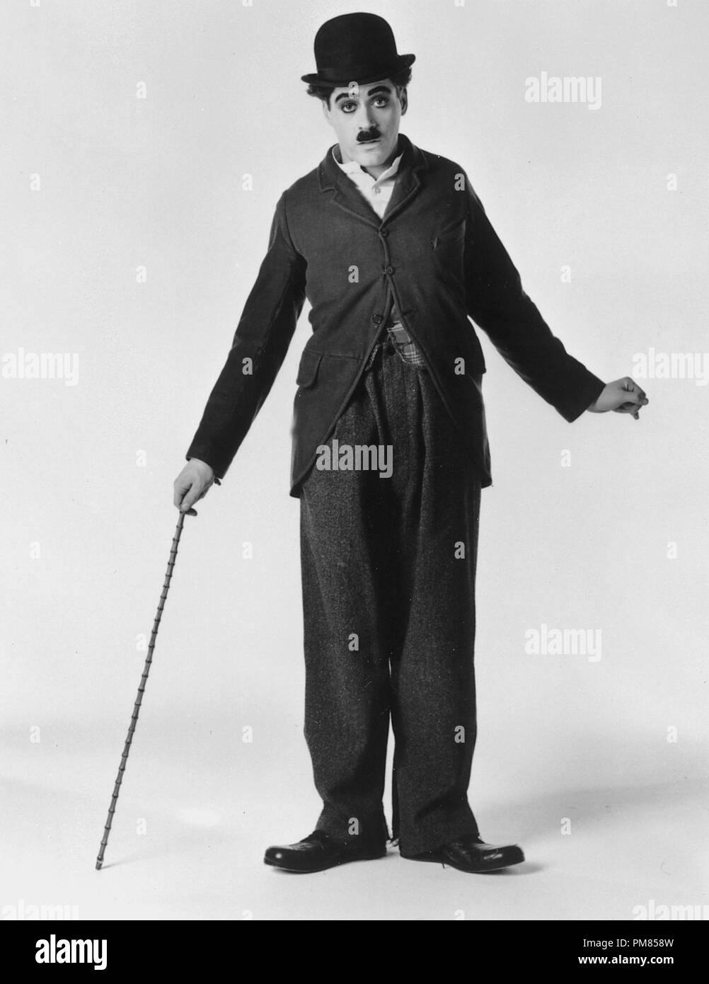 Film Still oder Werbung noch von 'Chaplin' Robert Downey Jr. © 1992 Tri-Star Alle Rechte vorbehalten Datei Referenz # 31487 047 THA für die redaktionelle Nutzung nur Stockfoto