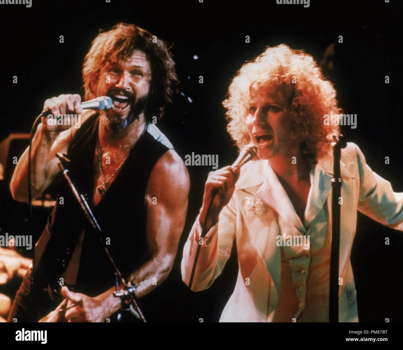BARBRA STREISAND, Kris Kristofferson, "Ein Star wird geboren" 1976 Warner Stockfoto