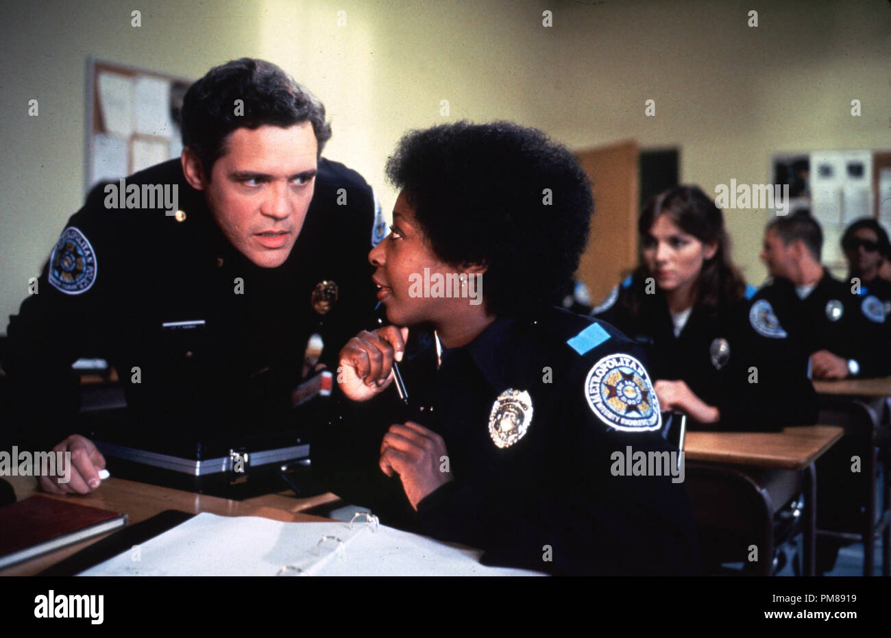 Studio Werbung immer noch von "Police Academy" G.W. Bailey, Marion Ramsey © 1984 Warner Alle Rechte vorbehalten Datei Referenz # 31706237 THA für die redaktionelle Nutzung nur Stockfoto