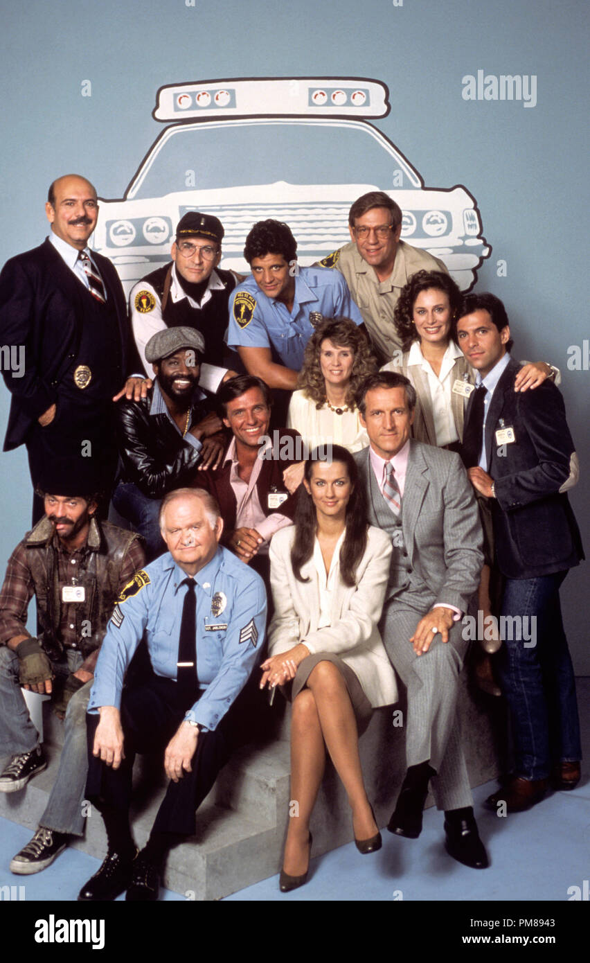 Studio Werbung immer noch von "Hill Street Blues" gegossen - Rene Enriquez, James Sikking, ED Marinaro, Taurean Blacque, Kiel Martin, Barbara Bosson, Ken Olin, Bruce Weitz, Robert Prosky, Veronica Hamel, Daniel J. Travanti, ca. 1984 Alle Rechte vorbehalten Datei Referenz # 31706298 THA für die redaktionelle Nutzung nur Stockfoto