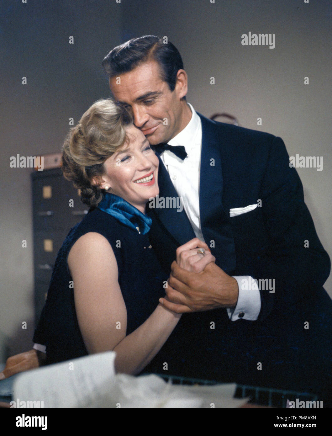 Studio Werbung noch: 'Dr. Keine "Sean Connery, Lois Maxwell 1962 UA Datei Referenz # 31781 036 Stockfoto