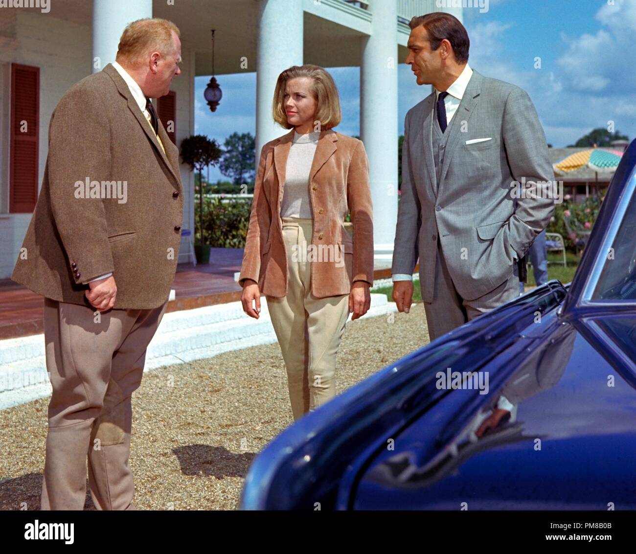 Studio Werbung noch: 'Goldfinger' Gert Frobe, Ehre Blackman, Sean Connery  1964 UA Datei Referenz # 31781 078 Stockfotografie - Alamy