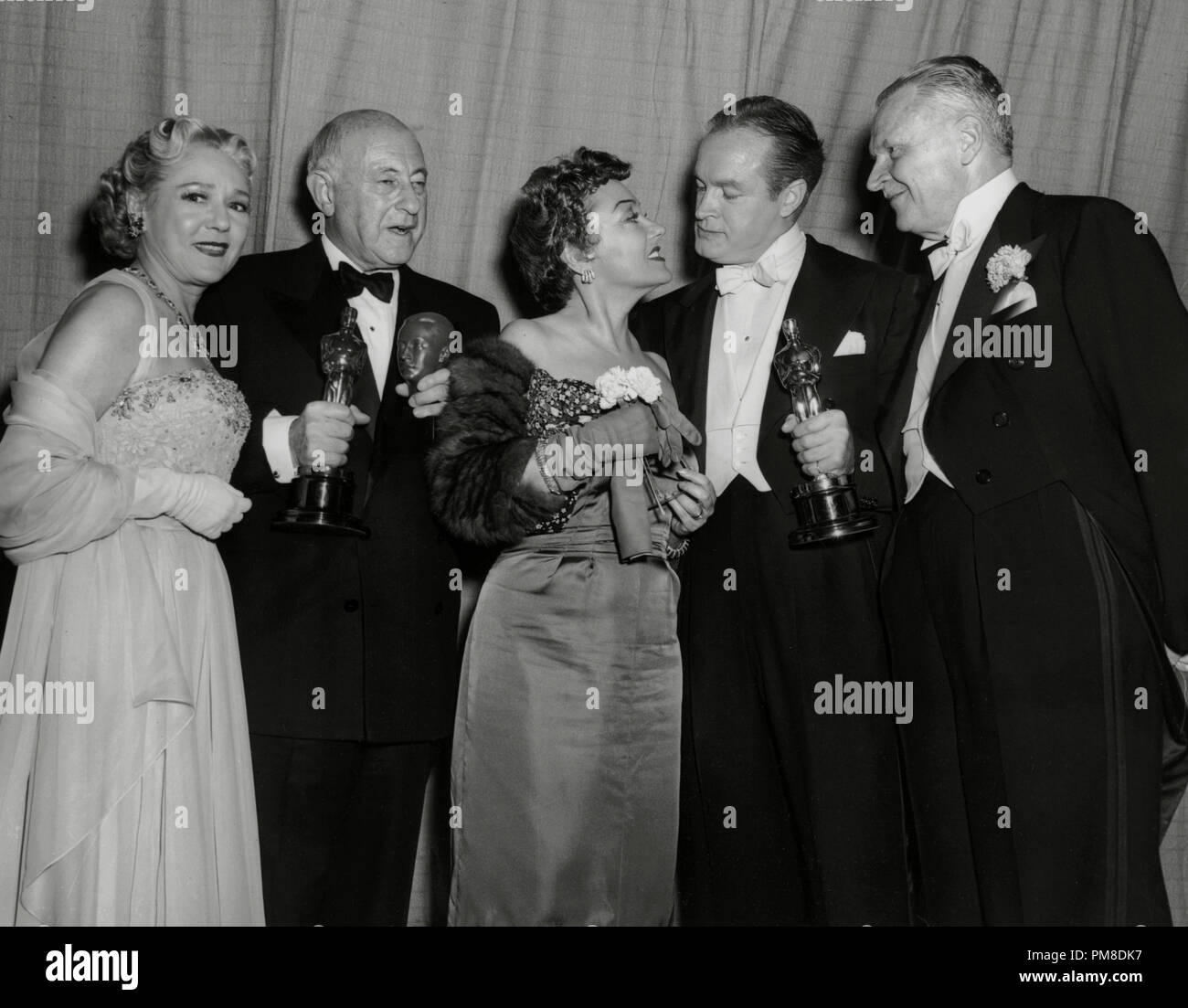 Mary Pickford, Cecil B DeMille, Gloria Swanson, Bob Hope und Charles Brackett am 25. jährlichen Academy Awards, 1953 Datei Referenz # 31955 619 THA Stockfoto