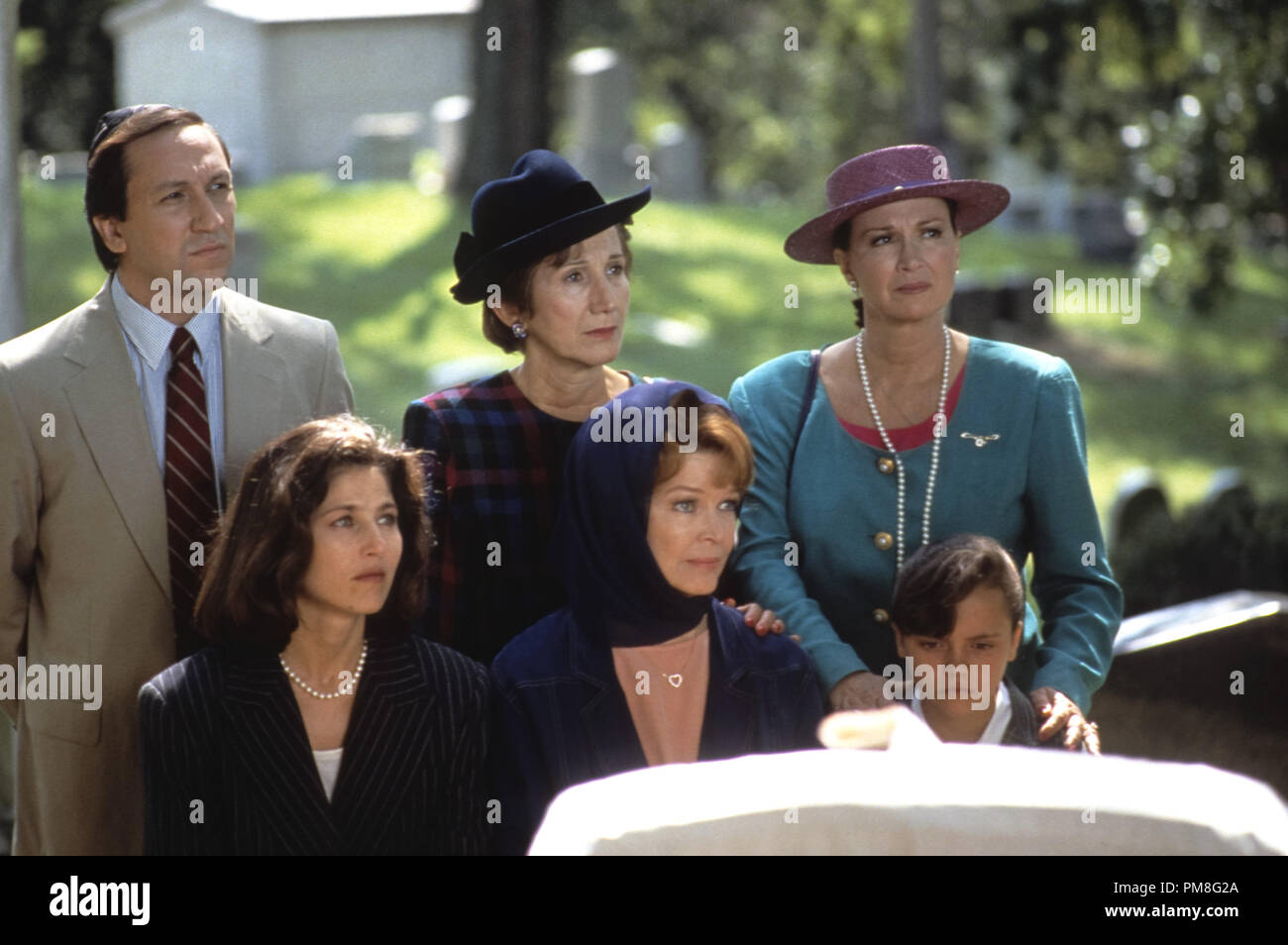 Film Still / Werbung immer noch von "Der Friedhof Club" Catherine Keener, Olympia Dukakis, Ellen Burstyn, Diane Ladd, Christina Ricci © 1993 Buena Vista Bilder Photo Credit: ADGER W. Cowans Datei Referenz # 31371117 THA nur für redaktionelle Verwendung Alle Rechte vorbehalten Stockfoto