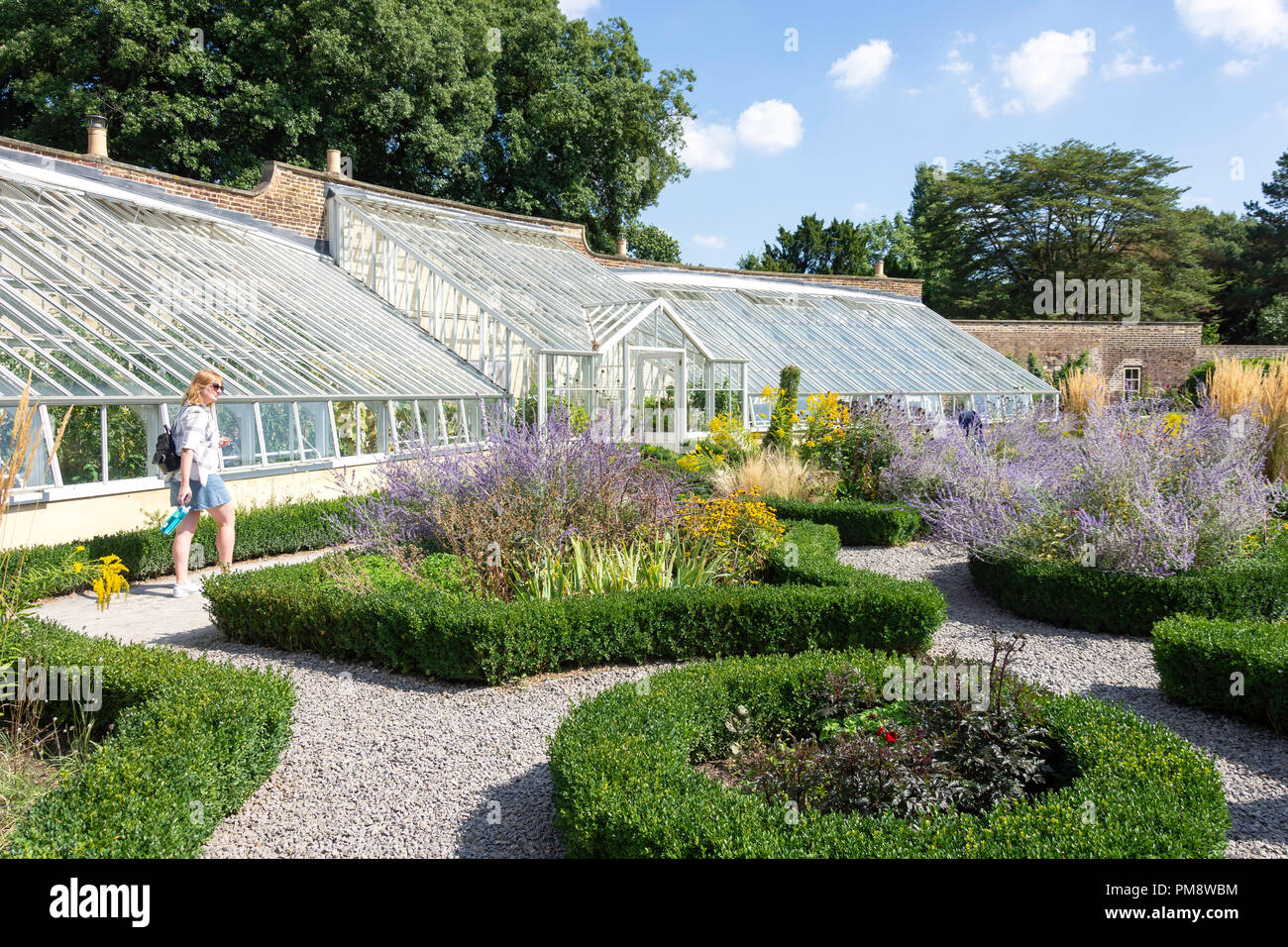 Der ummauerte Garten und Gewächshaus bei Fulham Palace, Fulham, Londoner Stadtteil Hammersmith und Fulham, Greater London, England, Vereinigtes Königreich Stockfoto