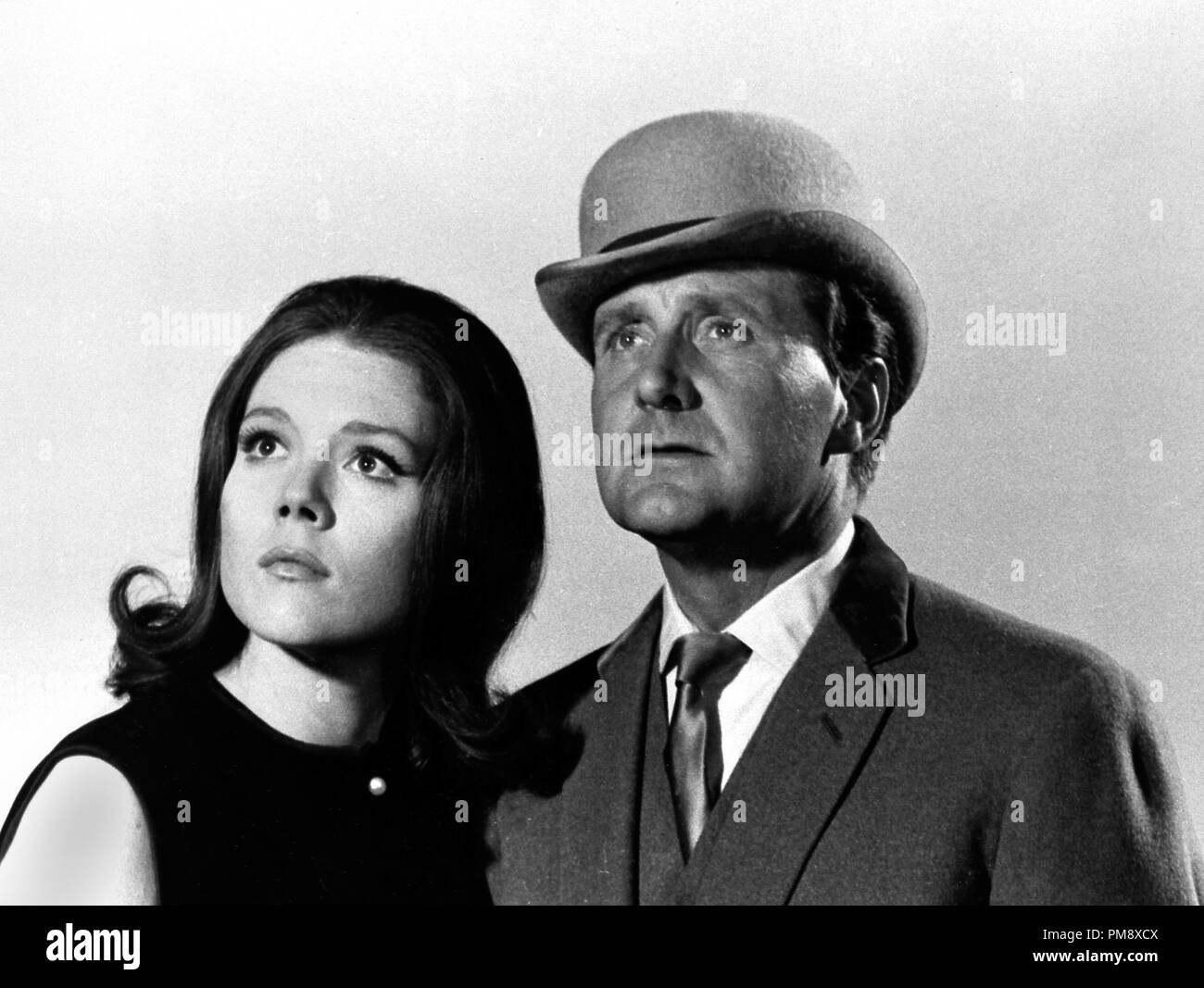 Studio Publicity still: 'The Avengers' Diana Rigg, Patrick Macnee Ende der 1960er Jahre File Reference # 32039 108THA Stockfoto