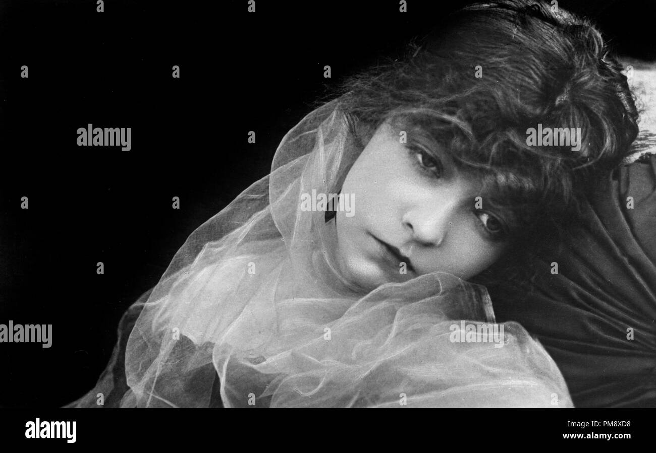 Studio Publicity still: Lillian Gish um 1912 Dateireferenz # 32039 111THA Stockfoto