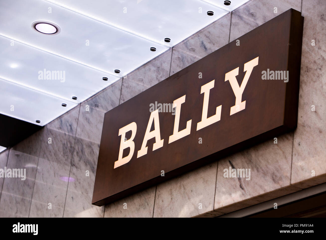 Zürich, Schweiz - 19. MAI 2018: Bally Store in Zürich, Schweiz. Bally ist ein Schweizer Luxus Mode, gegründet in 1851. Stockfoto