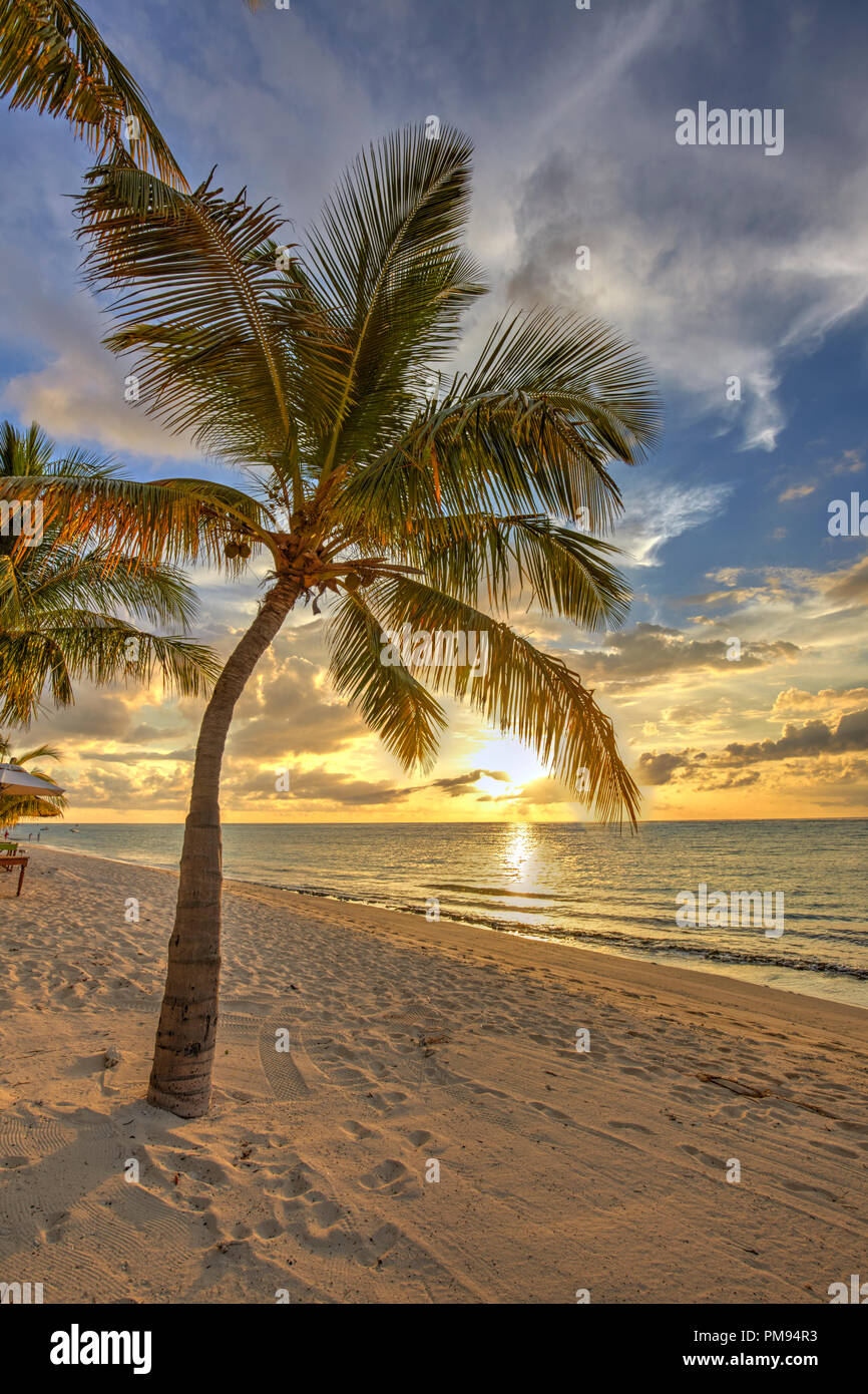 Sonnenuntergang in Le Morne Brabant, Mauritius Stockfoto