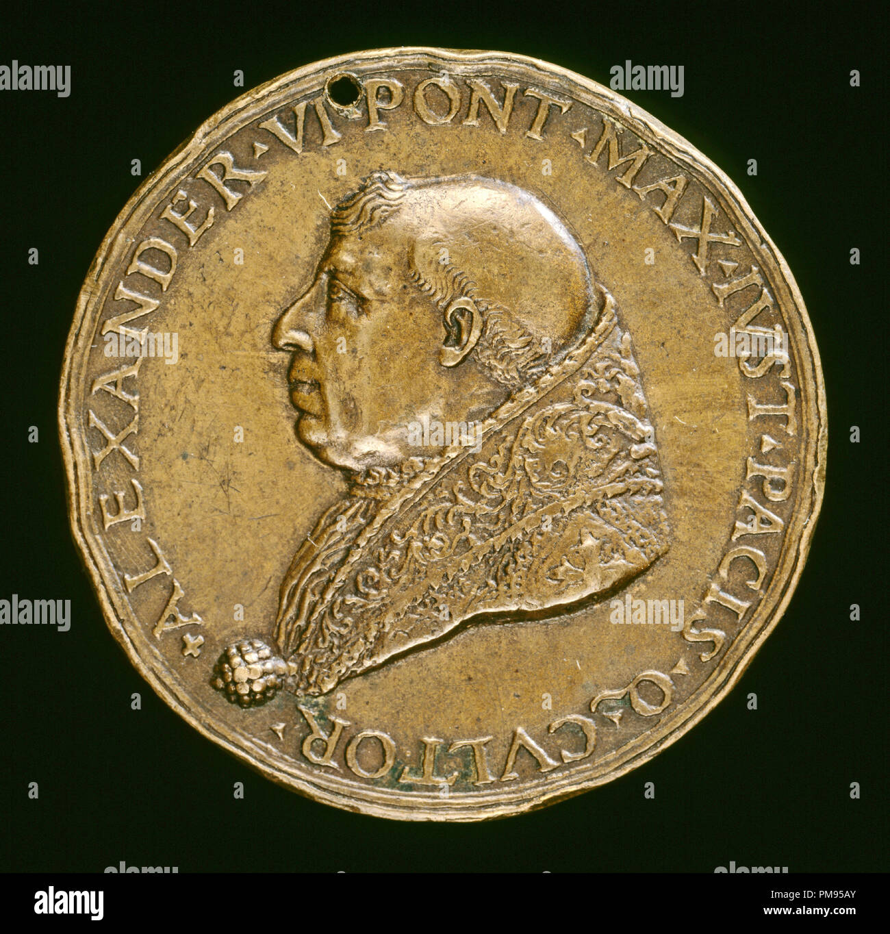 Alexander VI (Rodrigo Borgia, C. 1431-1503), Papst 1492 [Vorderseite]. Stand: 1492/1503. Abmessungen: Insgesamt (Durchmesser): 5,65 cm (2 1/4 in.) Gewicht: 61.06 Gramm (0,135 lb) Achse: 6:00 Uhr. Medium: Bronze. Museum: Nationalgalerie, Washington DC. Thema: Römische 15. oder 16. Jahrhundert. Stockfoto