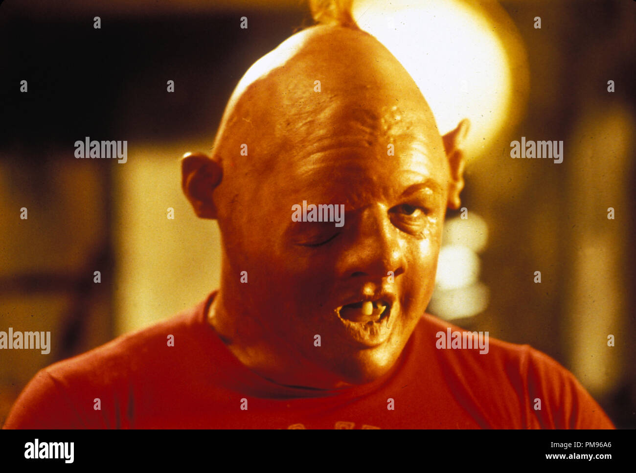 Studio Werbung immer noch von "Die Goonies" John Matuszak © 1985 Warner Alle Rechte vorbehalten Datei Referenz # 31703057 THA für die redaktionelle Nutzung nur Stockfoto