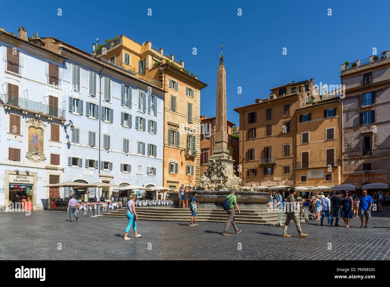 Fontana del Pantheon, Piazza della Rotonda, Rom, Italien Stockfoto