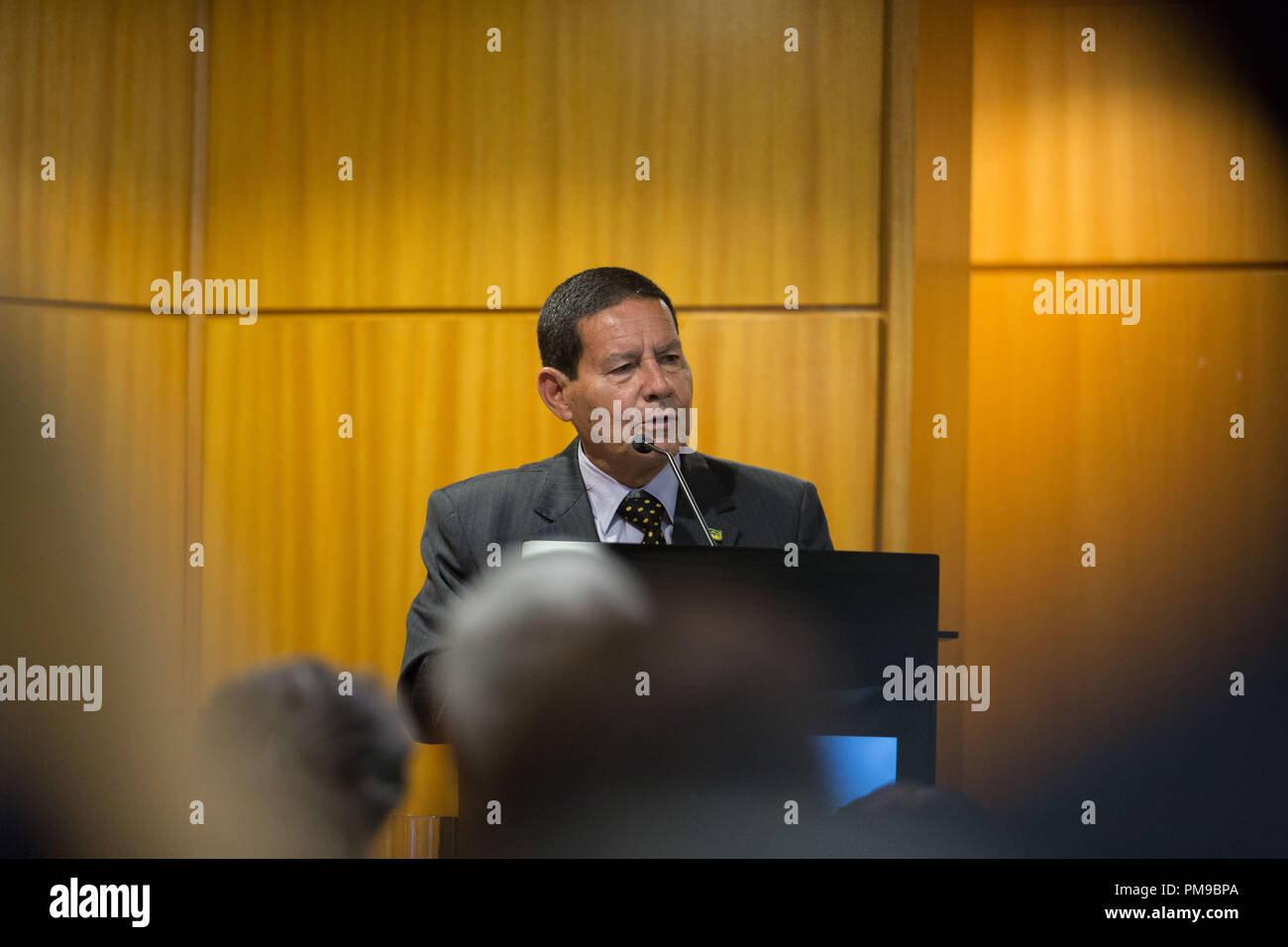 Sao Paulo, Sao Paulo, Brasilien. 17 Sep, 2018. Allgemeine Armee HAMILTON MOURAO, Vice President bei Brasilien Präsidentschaftskandidat von Jair Bolsonaro nimmt an einer Veranstaltung im SECOVI - Union der Wohnungsunternehmen, in SÃ £ o Paulo, Brasilien, an diesem Montag (17) Credit: Paulo Lopes/ZUMA Draht/Alamy leben Nachrichten Stockfoto