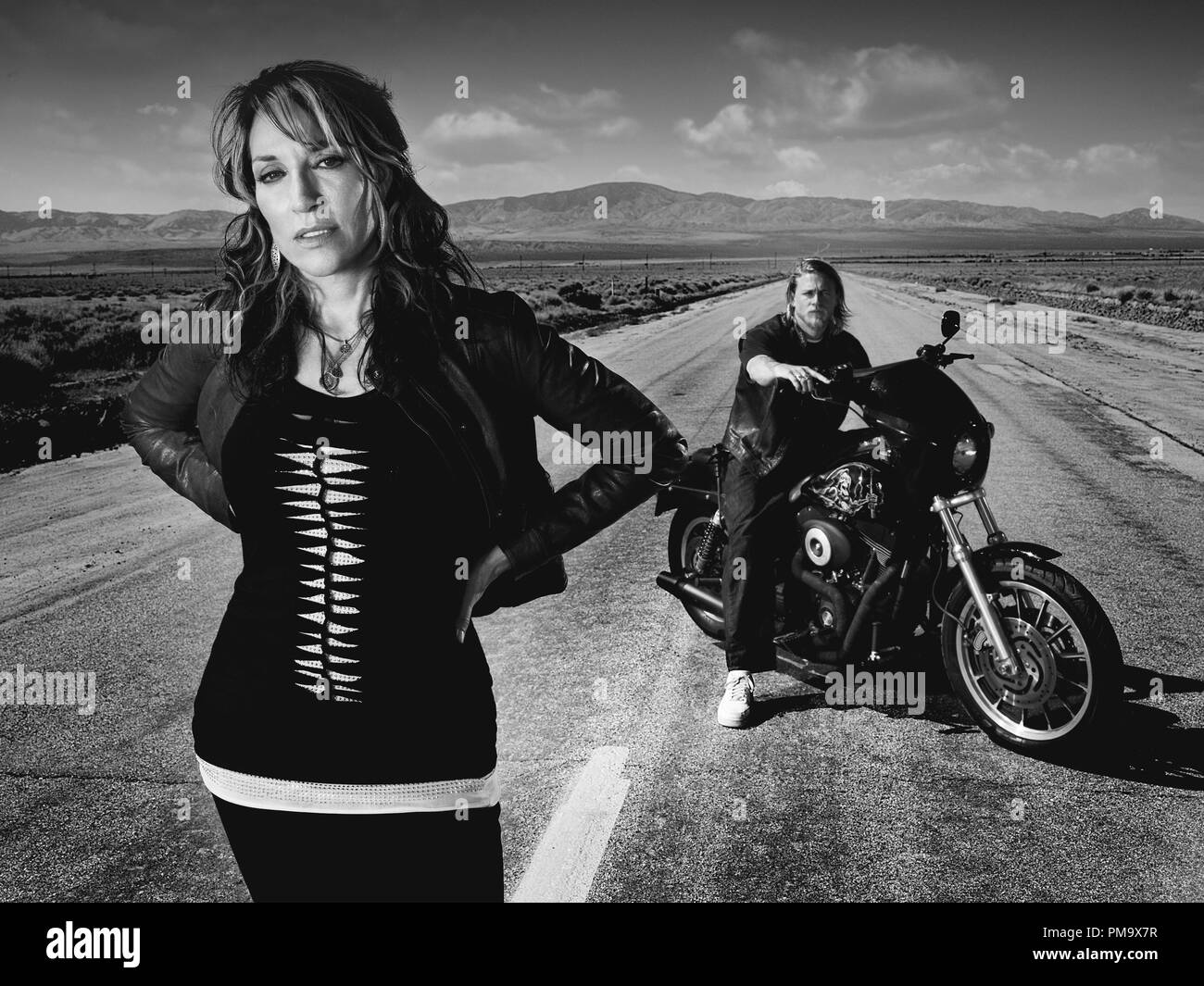 Lr Charlie Hunnam Schwarzweiss Stockfotos Und Bilder Alamy