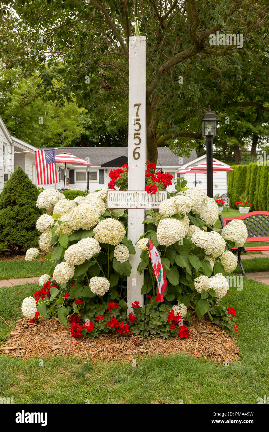 Ordentlich gepflegten Garten vor ein Bett und Frühstück, auf Mackinac Island, Michigan in den Vereinigten Staaten, im Mittleren Westen. Stockfoto