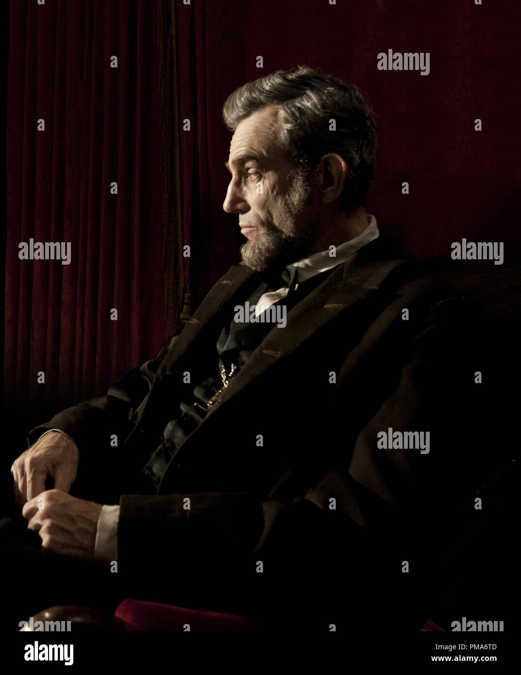 "LINCOLN" Daniel Day Lewis Sterne als Präsident Abraham Lincoln in dieser Szene von Regisseur Steven Spielberg's "Lincoln" von DreamWorks Pictures und 20th Century Fox Stockfoto