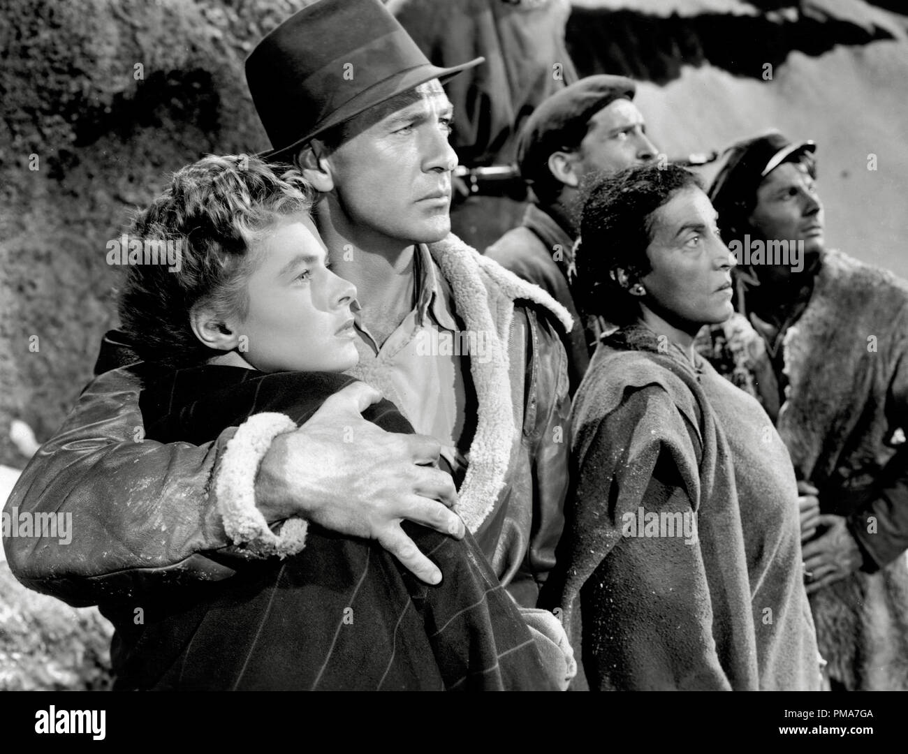 Ingrid Bergman, Gary Cooper, Katina Paxinou, "Wem die Stunde schlägt", 1943 Paramount Pictures Datei Referenz # 32263 403 THA Stockfoto