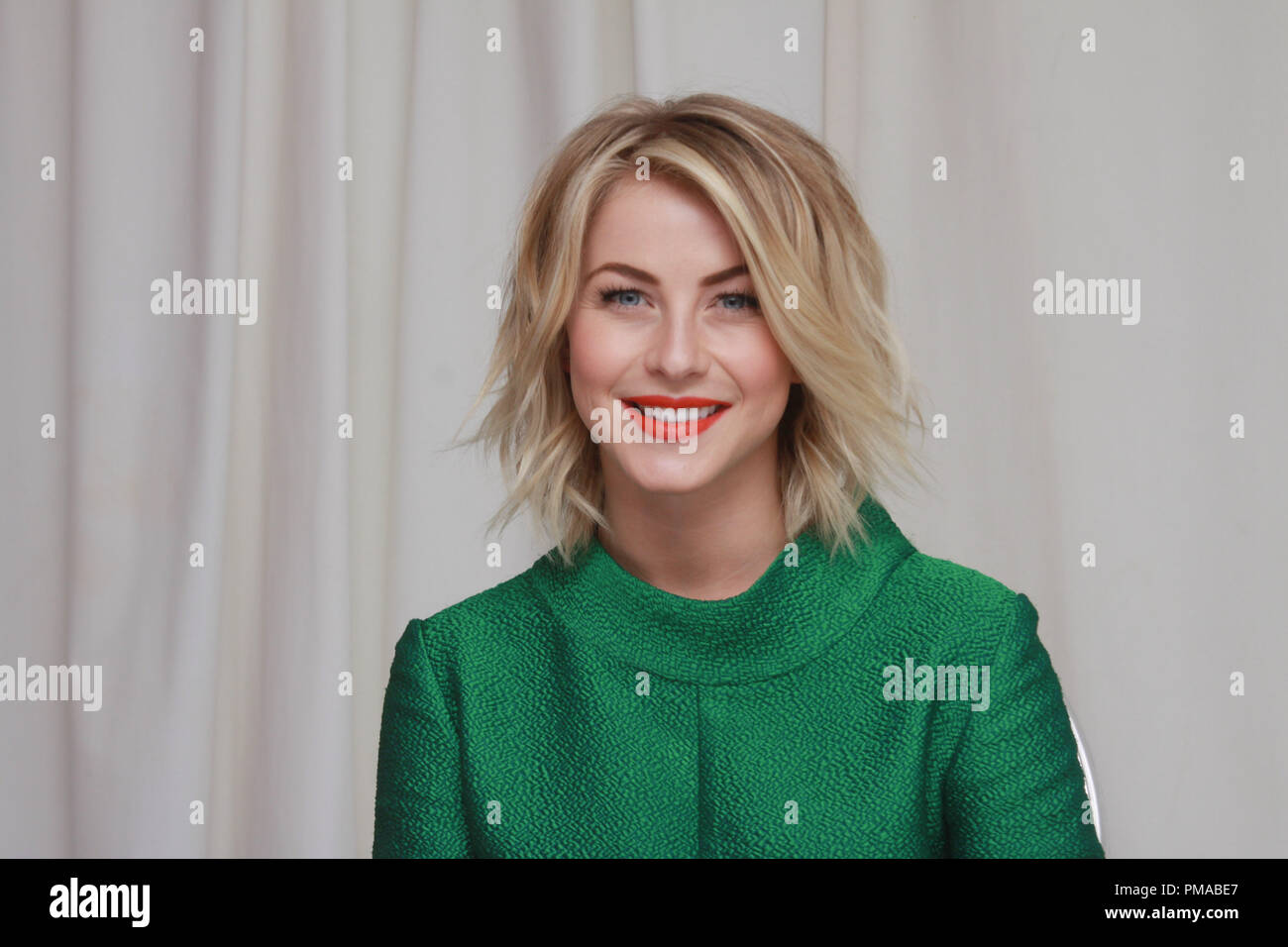 Julianne Hough 'Paradies' Portrait Session, 10. Oktober 2013. Reproduktion von amerikanischen Boulevardzeitungen ist absolut verboten. Datei Referenz # 32169 027 GFS nur für redaktionelle Verwendung - Alle Rechte vorbehalten Stockfoto
