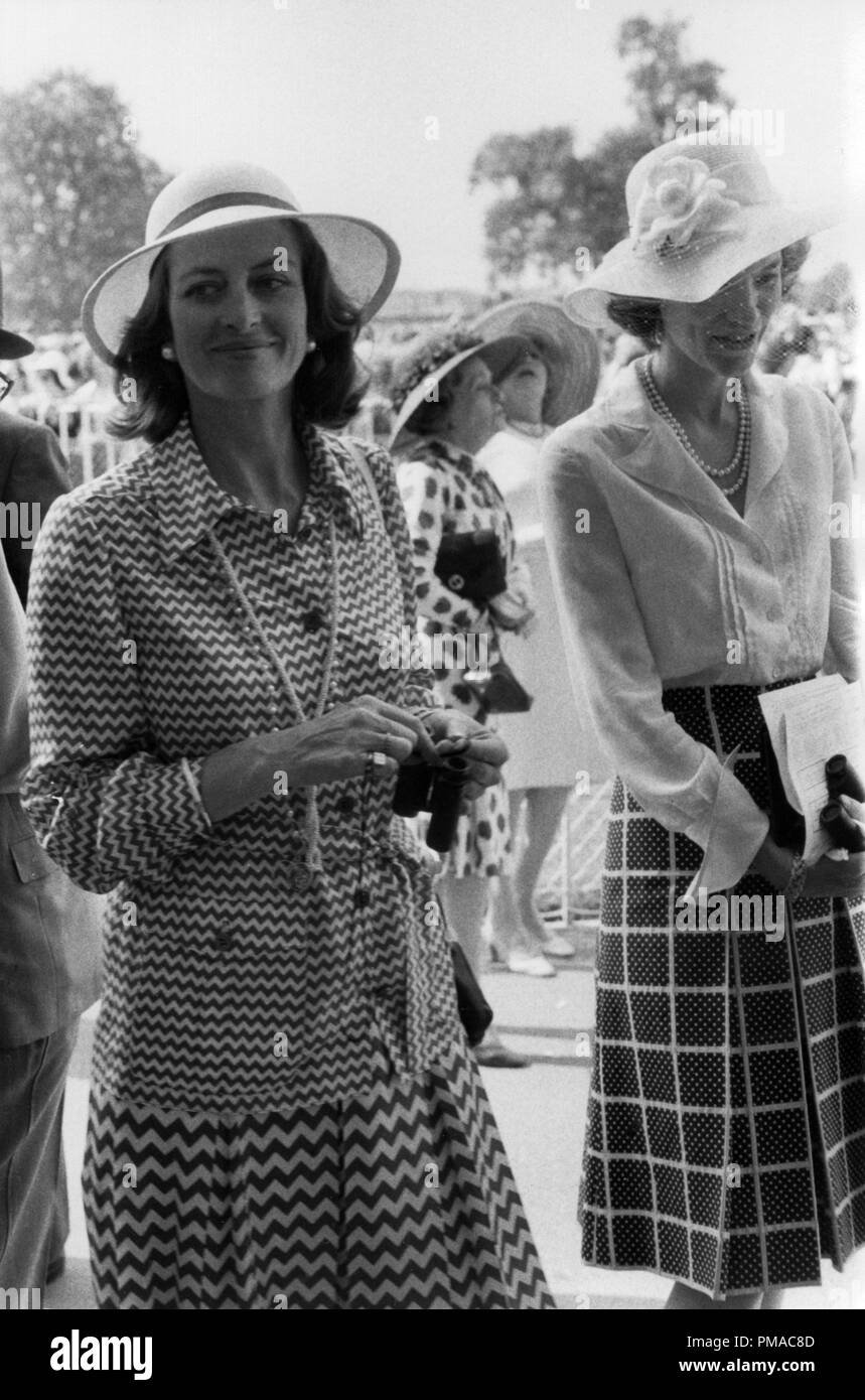 Die französische Schauspielerin Capucine in Chantilly, Frankreich 1974 © GFS/Hollywood Archiv - Alle Rechte vorbehalten File Reference # 32368 053 THA Stockfoto