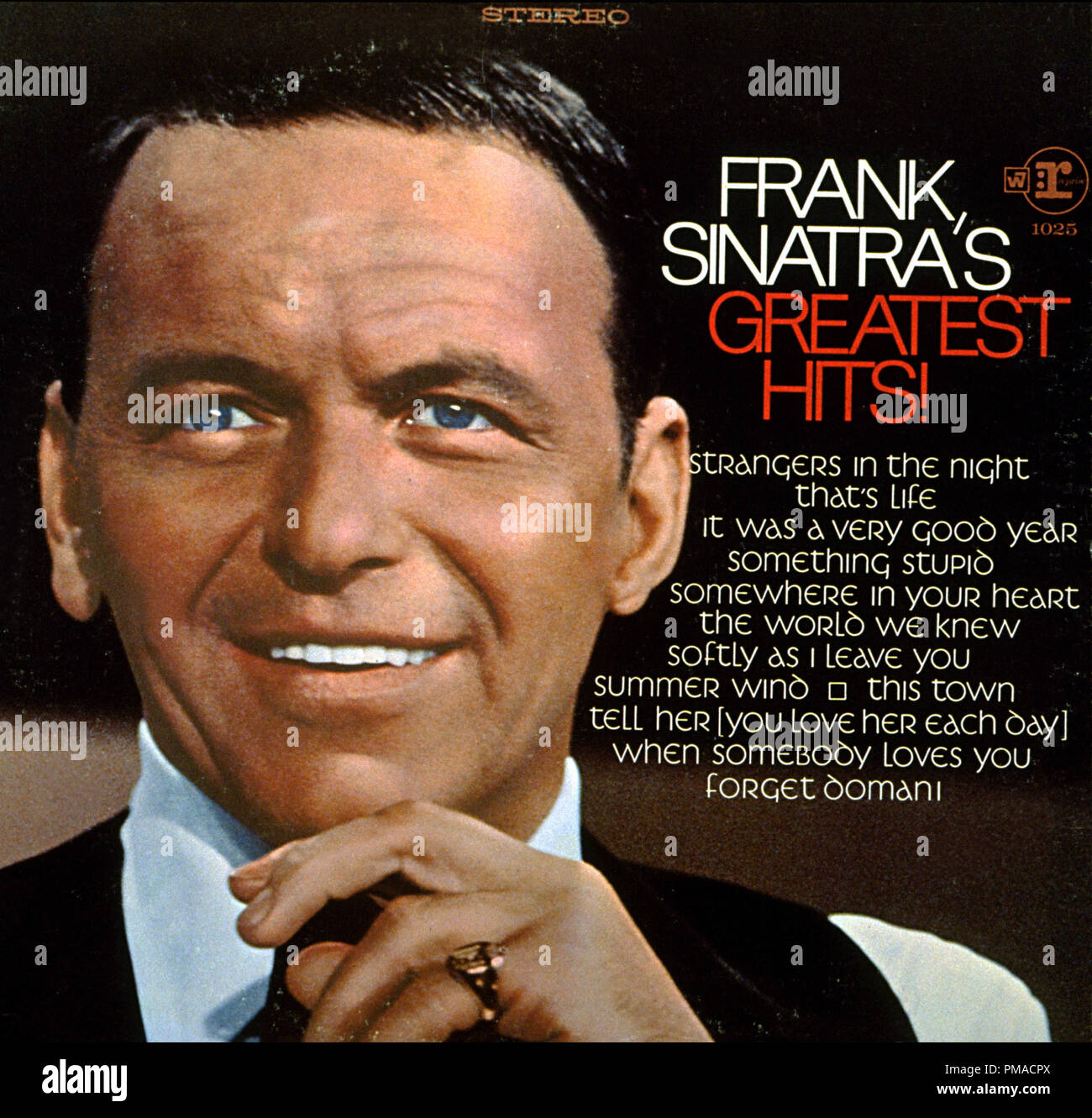 Frank Sinatras Greatest Hits! Ist Frank Sinatras erste Compilation auf seinem eigenen Reprise Records veröffentlicht. Es konzentriert sich auf die meist einzelne Veröffentlichungen von Mitte bis Ende der 60er Jahre, die zwischen Adult Contemporary Pop Jazz und Swing schwankt, 1987 Datei Referenz # 32368 408 THA Stockfoto