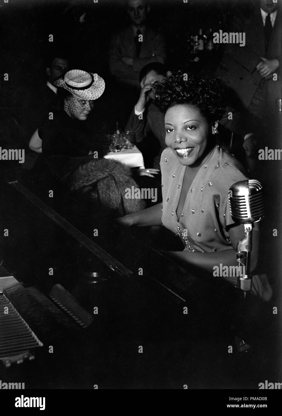 Portrait von Mary Lou Williams, Caf? Gesellschaft (Innenstadt), New York, N.Y., ca. Juni 1947. Foto: William P. Datei Referenz # 32368 531 THA Stockfoto