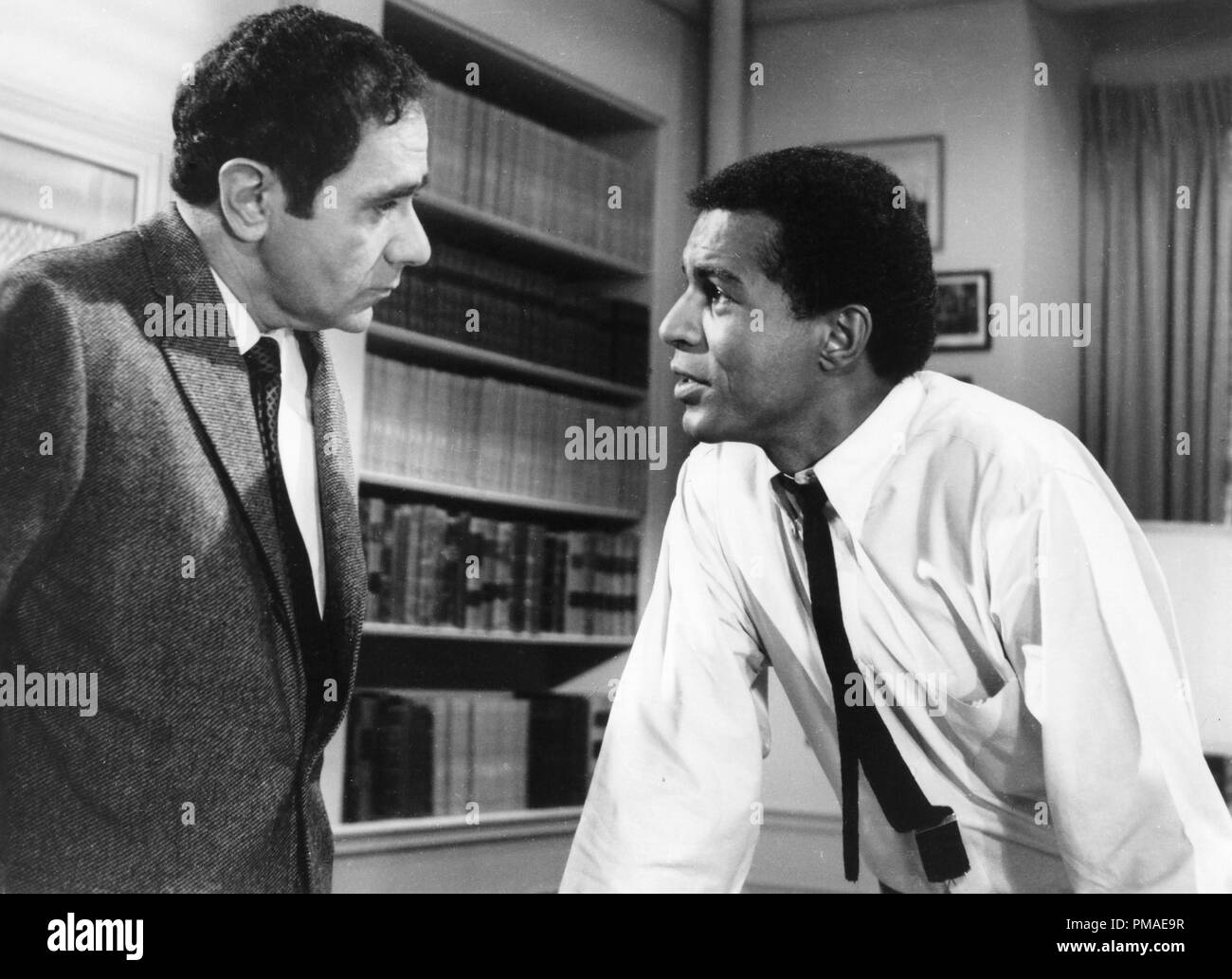 Michael Constantine, Lloyd Haynes, "Zimmer 222", ca. 1968 Datei Referenz # 32509 703 THA Stockfoto